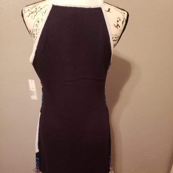 Dress - Picture 2 of 6